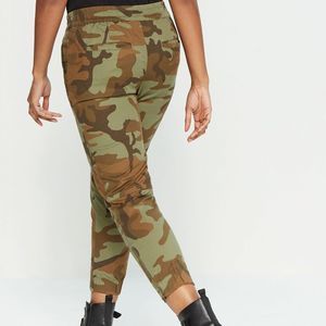 Levi's Utility Cargo Denim Cropped Jogger Pants